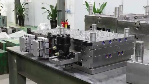 Plastic injection molding process in China