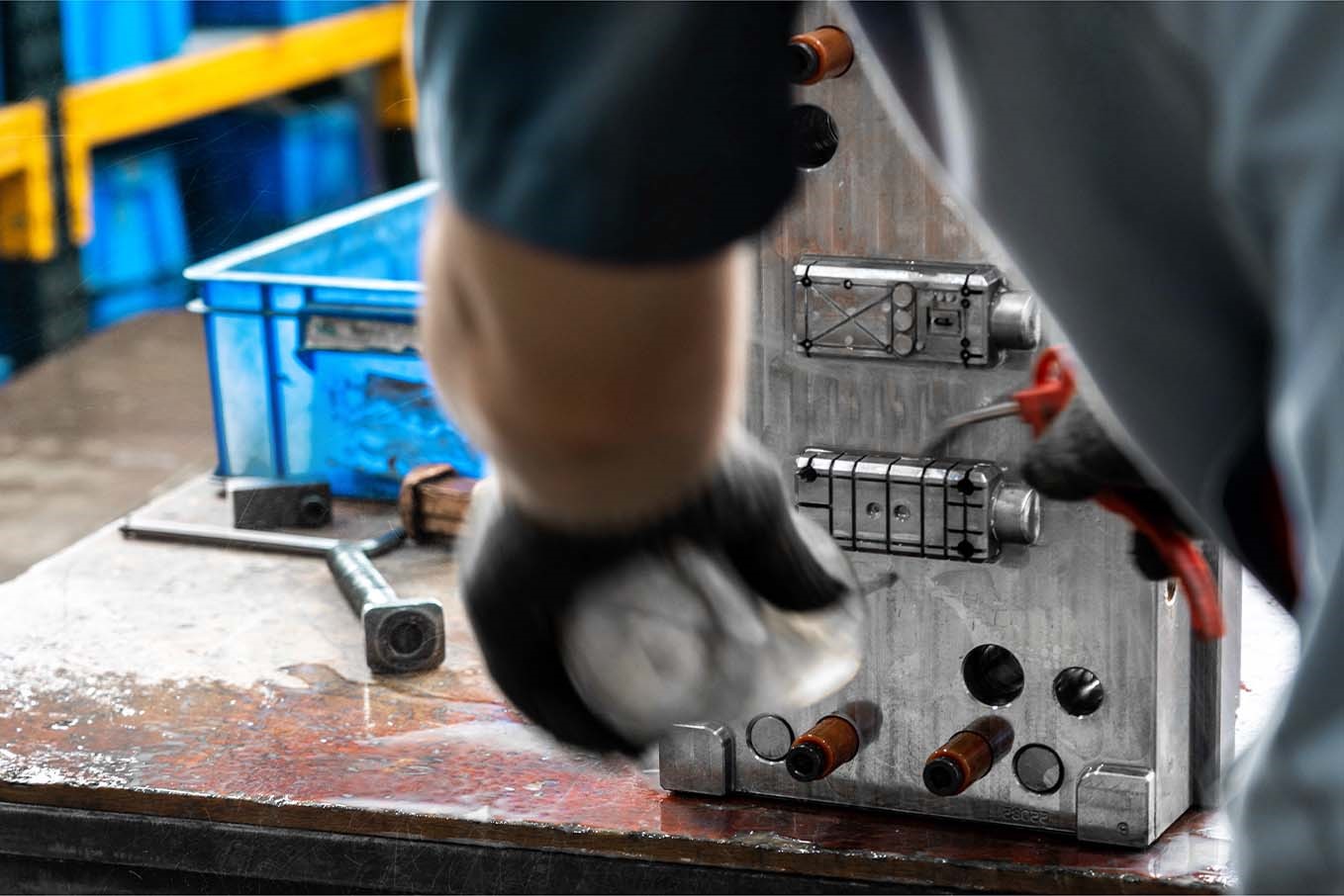 Rapid prototype injection molding tool and finished plastic parts, illustrating the speed of product development at UTtmould